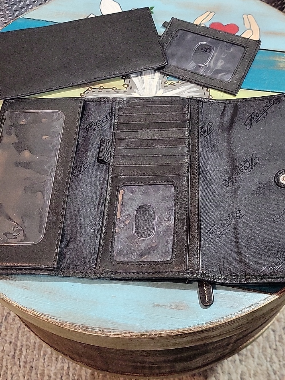 Fossil Black Pebbled Leather Foldover Wallet with, Checkbook, And Card Holder - Picture 6 of 8